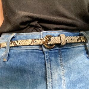 MEDIUM | AND Snake Skin Belt